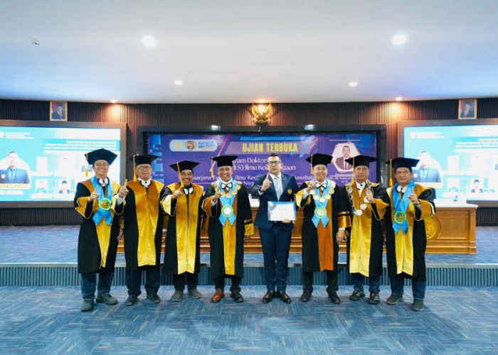 Sekwan DPRD Jatim, Muhammad Ali Kuncoro Raih Gelar Doktor dengan Predikat  Cumlaude 