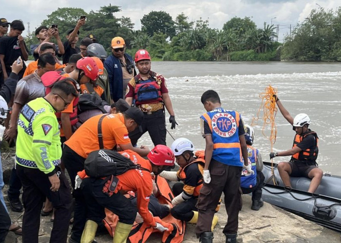 Geger, Mayat Laki - laki Ditemukan Mengambang di Sungai Brantas Mojokerto