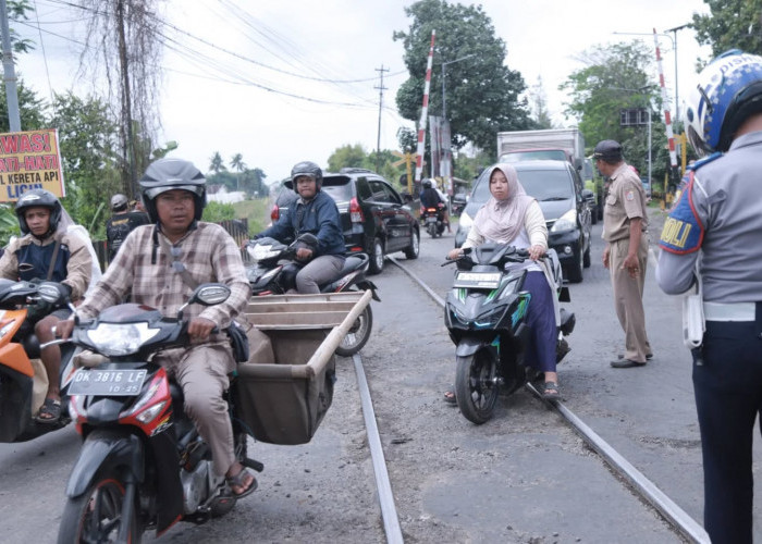 Pemkab Jember Tangani Perlintasan KA Pecoro, Rawan Kecelakaan dan Sebabkan Macet Parah