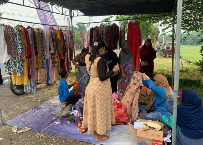 Warung Berkah Sahabat Yatim Dhuafa di Lapangan Canggu, Kecamatan Jetis, Ada Bazaar Baju Harga Rp 5 Ribu