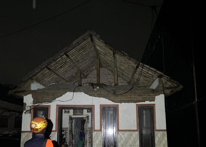 Angin Kencang di Mojokerto Rusak Puluhan Rumah dan Fasilitas Umum