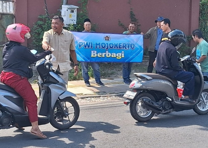 PWI Mojokerto Sinergi Berbagai Lembaga, dari Diskusi,  Futsal, hingga Jumat Berkah