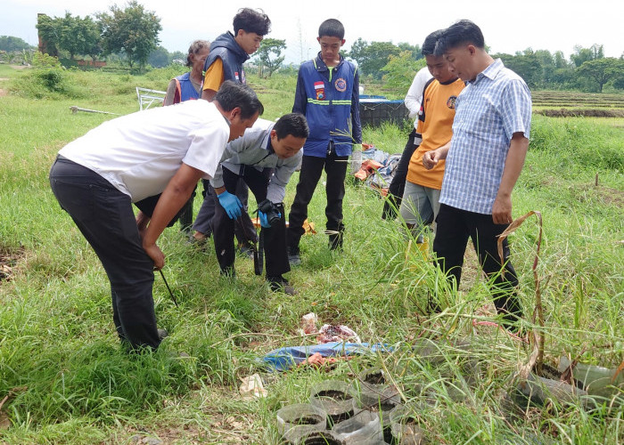 Warga Sampang Mojokerto Digegerkan Penemuan Kantong Plastik Berisi Gumpalan Darah di Tempat Pembuangan Sampah