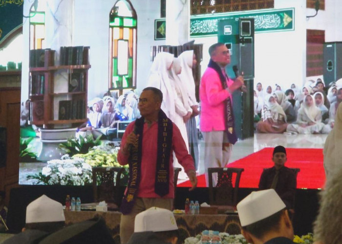 Dahlan Iskan Beri Kuliah Financial Freedom ke Santriwati Amanatul Ummah, Menabung Jadi Kunci Masa Depan