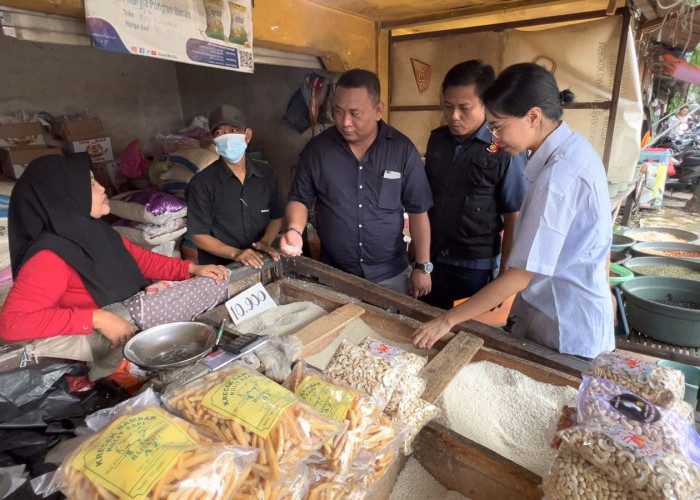 Harga Bahan Pokok Naik, Tim Satgas Pangan Polres Mojokerto Sidak ke Pasar Tradisional