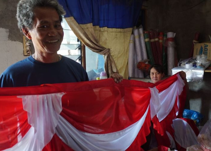 Menjelang HUT Kemerdekaan Indonesia ke 80, Perajin Bendera di Mojokerto Kebanjiran Pesanan