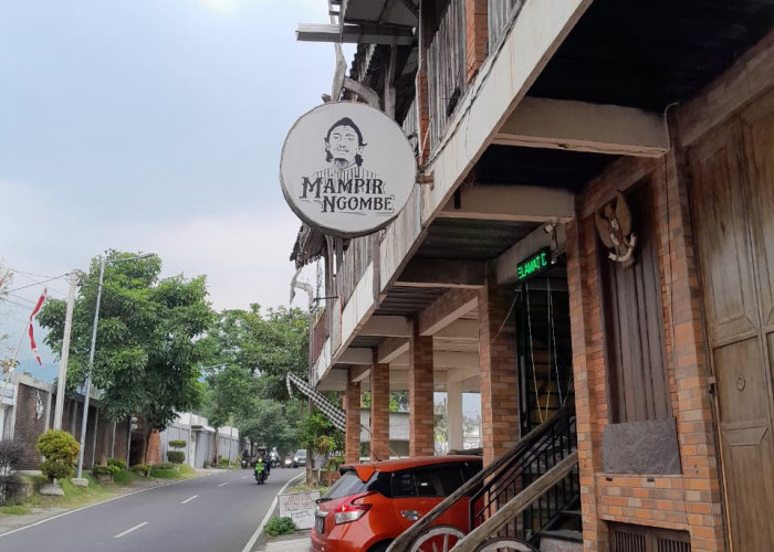 ''Cafe Mampir Ngombe ''Usung Konsep Jawa Tempo Dulu yang Membuat Pengunjung Betah Berlama-lama