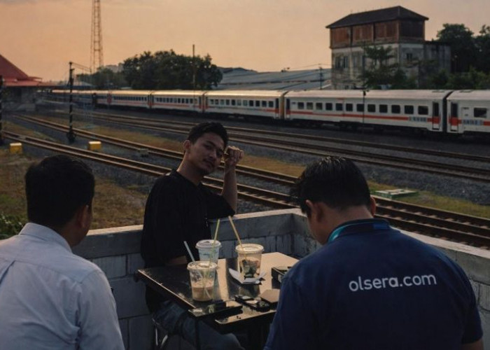 Ngopi Sembari Saksikan Kereta Lewat, Sensasi Rooftop KTL Jadi Buruan Anak Muda Mojokerto