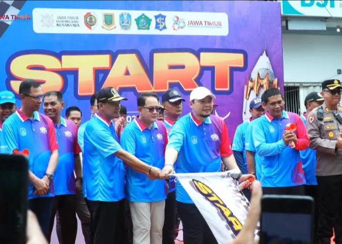 6.734 Peserta Ramaikan Gerak Jalan Perjuangan Mojokerto-Surabaya 2025