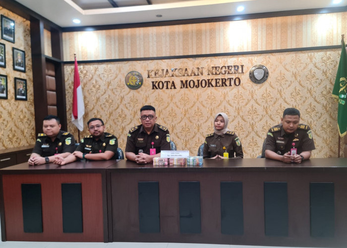 Uang Kerugian Negara Rp 200 Juta dari Kasus Korupsi BPRS Kota Mojokerto Disetorkan Kejari ke Kas Negara