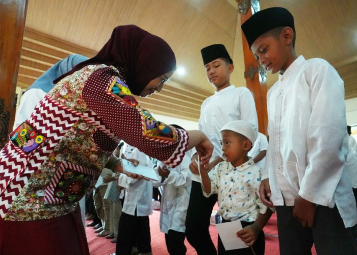 Buka Puasa Bersama Anak Yatim, Ning Ita Motivasi Semangat Raih Cita-Cita