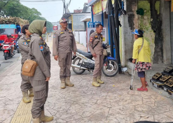 Sejumlah PMKS Kedapatan Mangkal di Simpang 4 RA Basoeni Sooko Ditertibkan Petugas