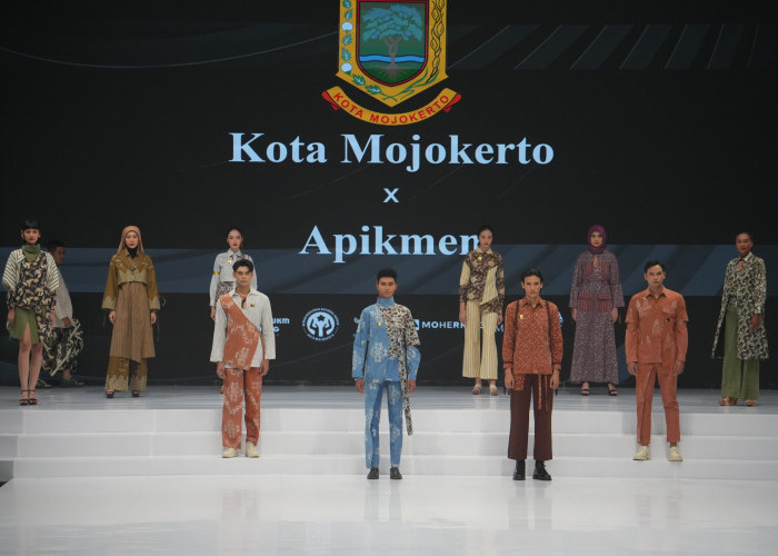 Keren Batik Kota Mojokerto Tampil di Event Nasional Indonesia Fashion Week (IFW) 2024