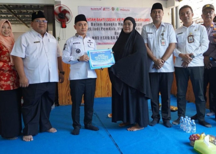 HUT ke-21, RSUD R.A Basoeni, Salurkan Obat - Sembako untuk Warga Pondok 99 Kemlagi