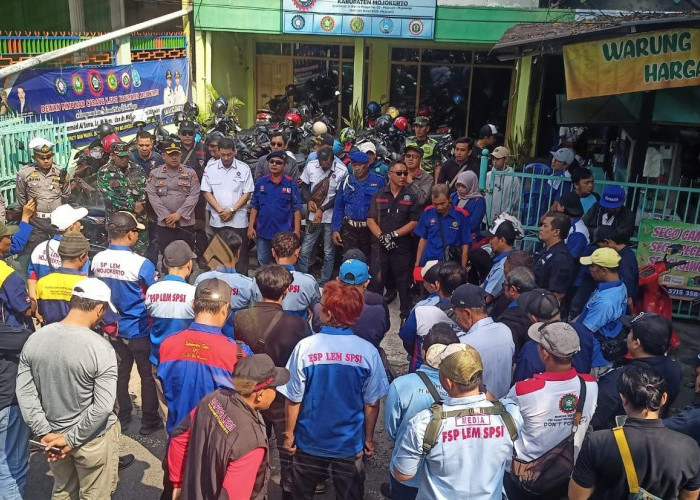 Peringatan May Day, Ratusan Buruh Mojokerto Ikuti Unjuk Rasa di Surabaya