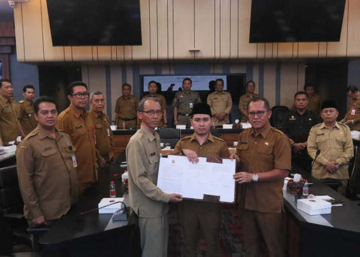  Jaga Integritas Pemkab Mojokerto, Bupati Tanda Tangani Berita Acara Inspektorat