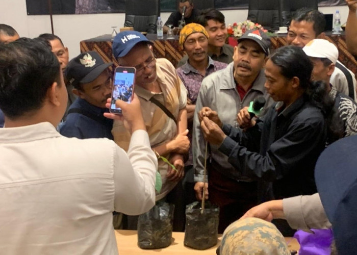 Tim Mewlafor Gelar Pelatihan Pupuk Organik, Olah Sampah, Perbanyakan Vegetasi, dan Marketing Medsos