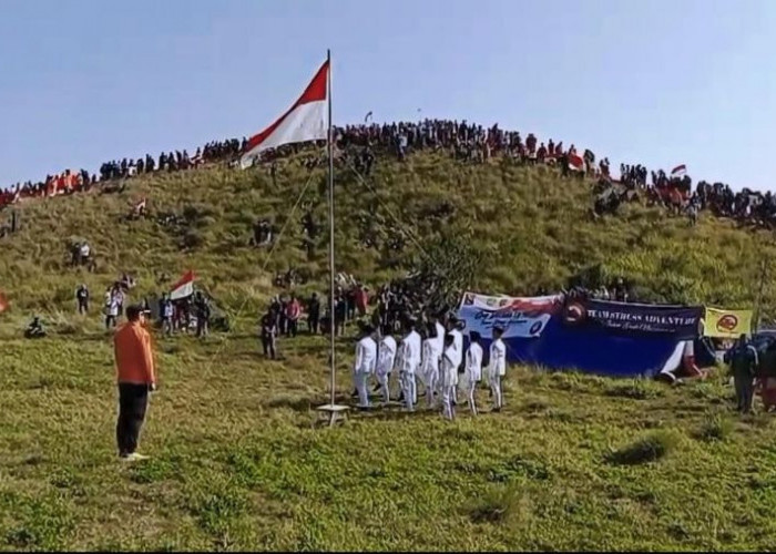 Semarak Kemerdekaan Indonesia, 5 Ribu Pendaki Padati Gunung Penanggungan 