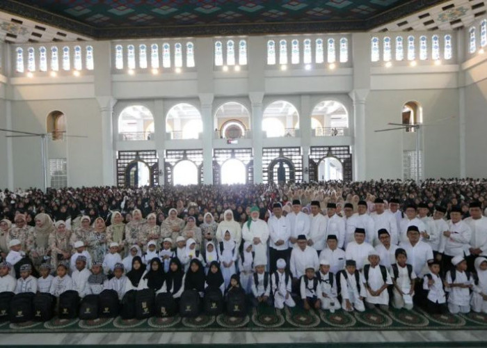Gubernur Khofifah Ajak 4.000 Hafiz-Hafizah Berdoa untuk Jatim, 12 Wajib Pajak Dapat Hadiah Umrah