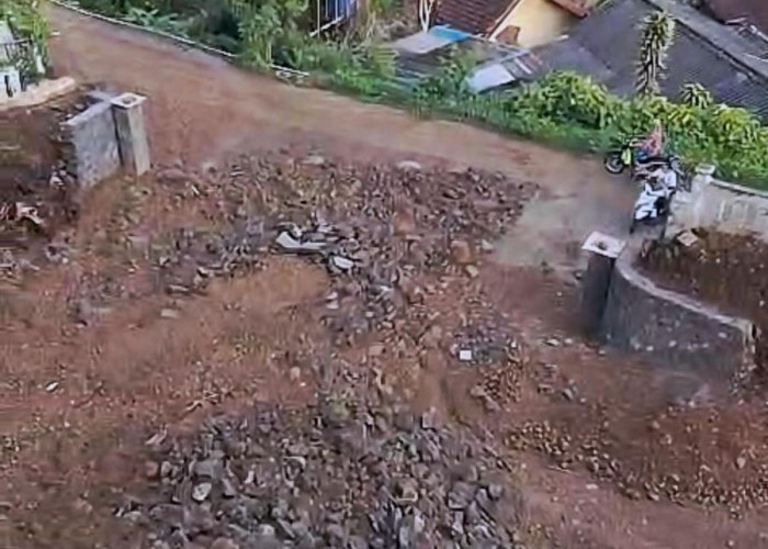 Cuaca Ekstrem, Tebing di Claket Mojokerto Longsor