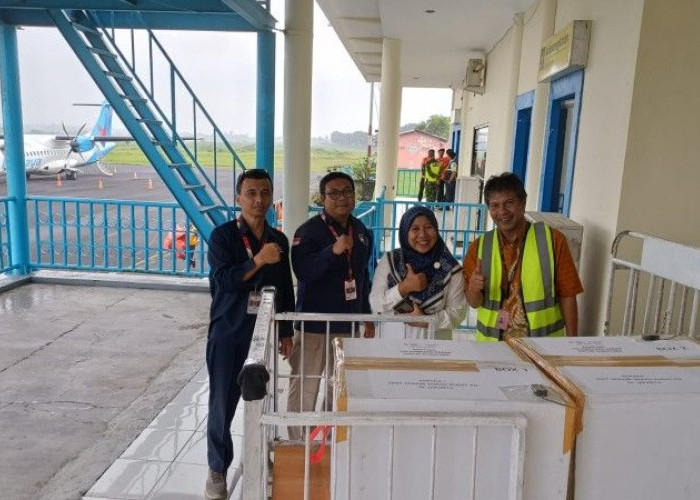 PMI Jember Kirim 100 Kantong Darah ke Sumatera melalui Fly Jaya