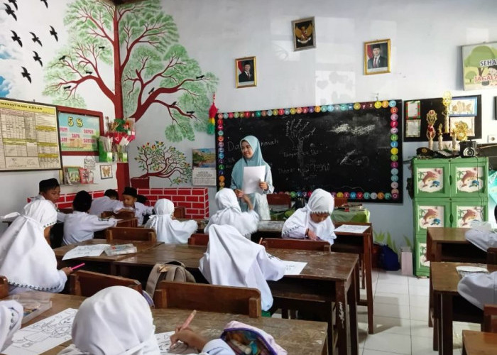 Generasi Alpha Makin Dekat dengan Gawai, Guru Ini Punya Cara agar Buku Tak Kehilangan Tempat