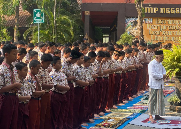 Ribuan Siswa di Kota Mojokerto Salat Istisqa Minta Hujan