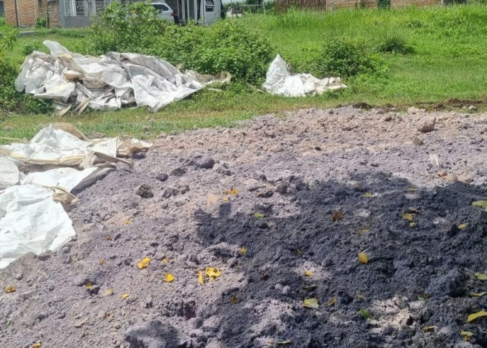 Hasil Identifikasi DLH, Temuan di Perumahan Trowulan Mojokerto Diduga Jenis Limbah B3 Slag Kertas