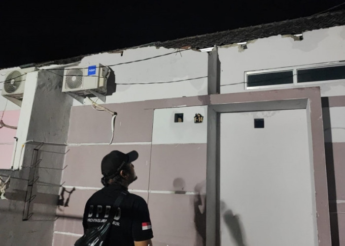 Puluhan Rumah Rusak Diterjang Hujan dan Angin Kencang di Mojokerto