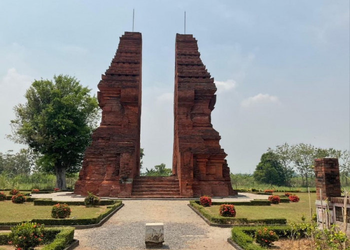 Gapura Wringin Lawang Peninggalan Kerajaan Majapahit, Gerbang Megah yang Menyimpan Cerita