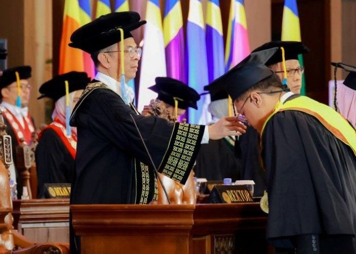 594 Lulusan Unair Diwisuda, Rektor Ingatkan Gelar Bukan Tiket Berhenti, tapi Awal Pengabdian