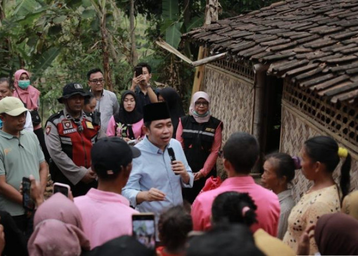 Naik Motor ke Pelosok Jelbuk, Bupati Jember Fawait Dengarkan Keluhan Warga soal Jalan Desa