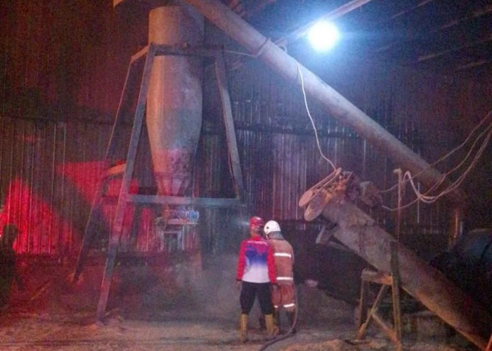 Gudang Tempat Usaha di Mojokerto Terbakar, Api Baru Padam Dua Jam Kemudian