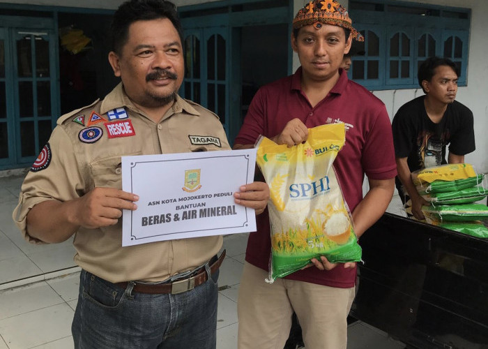 ASN Pemkot Mojokerto Kirim 1,2 Ton Beras untuk Korban Banjir di Kabupaten Mojokerto