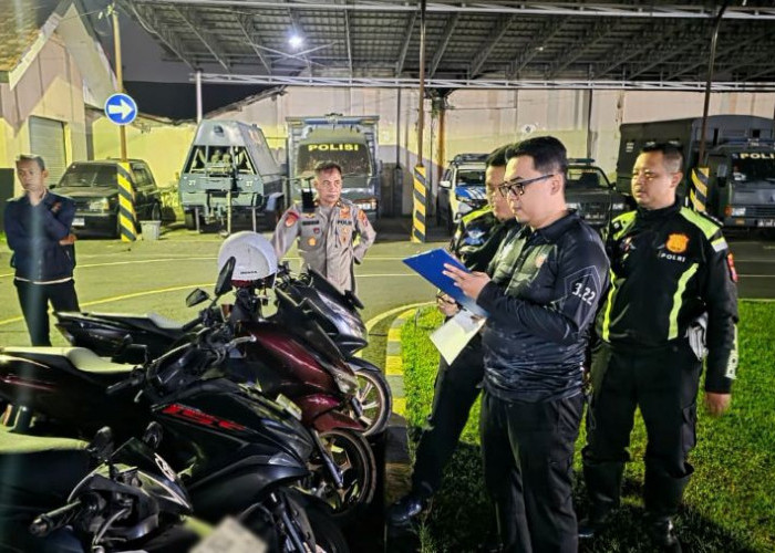 Polisi di Mojokerto Bubarkan Konvoi 80 Pemuda, Satu Bawa Celurit dan Petasan