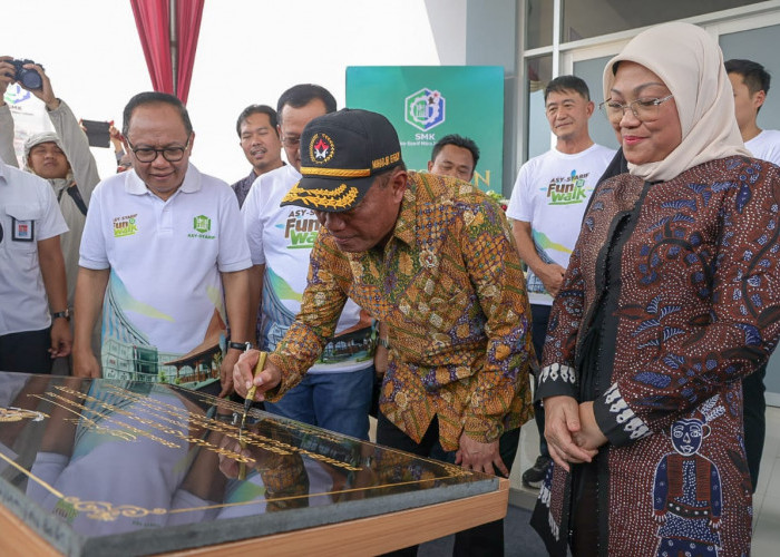 Menko PMK Muhadjir Effendy : SMK Asy-Syarif Mojokerto, Wujud Link and Match Pendidikan dan Industri