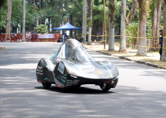 Kuliah Siang, Riset Malam: Perjuangan Tim Tawangalun dan TITEN Kibarkan Nama Unej di KMHE 2026