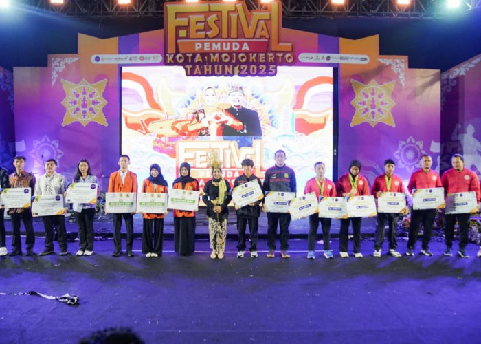 Ratusan Pemuda Berprestasi Kota Mojokerto Peroleh Beasiswa dan Penghargaan