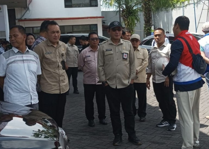 Sekda Jember Sidak SPBU Kaliwates. Pastikan Stok BBM Aman