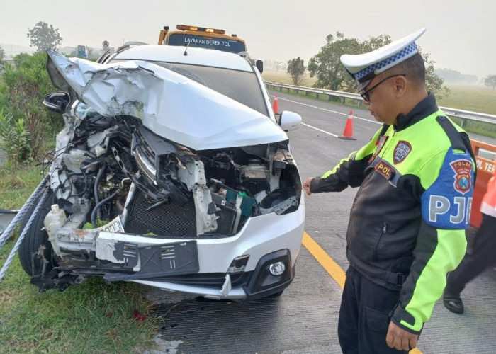 Kecelakaan Beruntun di Tol Jombang - Mojokerto, Penumpang Isuzu Panther Tewas Tertabrak Saat Selamatkan Diri
