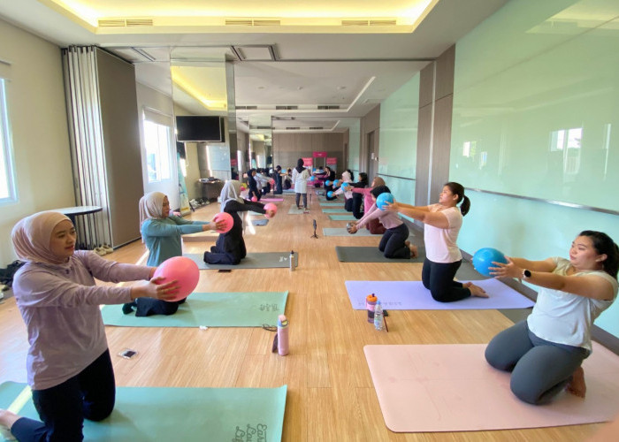 Semarak, Afternoon Mat Pilates di Swiss-Belexpress Jemursari