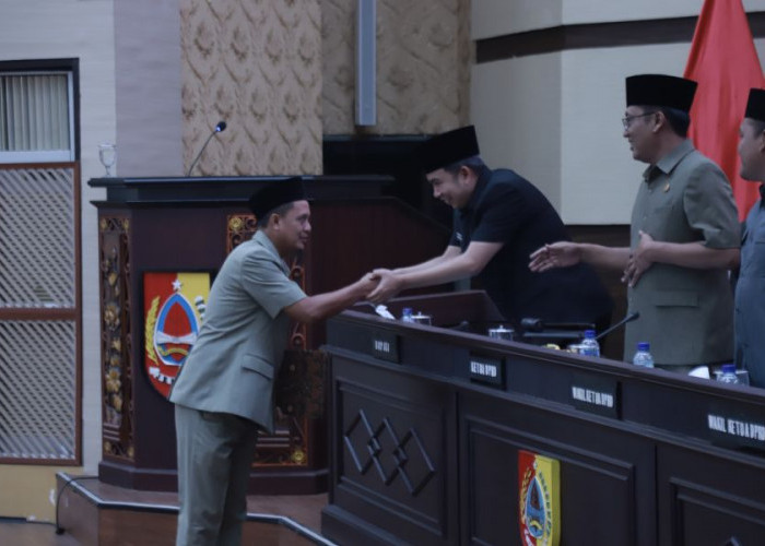 Rapat Paripurna DPRD Jember Soroti Arah Kebijakan RAPBD 2026
