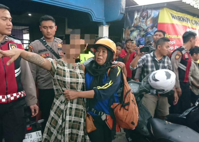 Aksi Bunuh Diri Perempuan Depresi Digagalkan Petugas, di Tengah Pencarian Korban Sebelumnya di Dam Rolak Songo