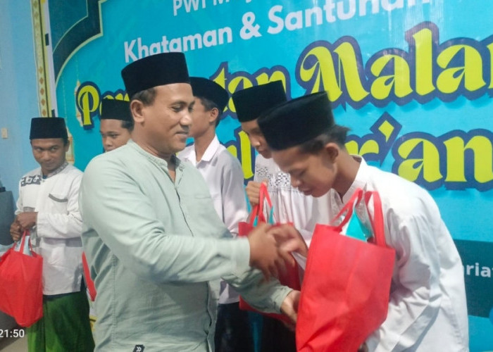 Peringati Nuzulul Qur’an PWI Mojokerto Khataman bersama Santri TPQ Darul Hikmah