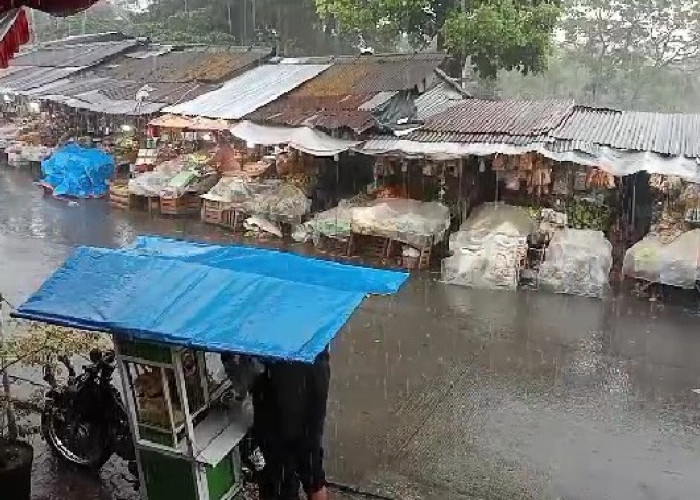 Peralihan Musim di Mojokerto, Awas Potensi Cuaca Buruk dan Curah Hujan Tinggi