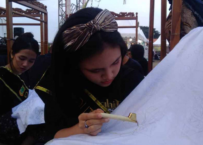 Ratusan Peserta Ikut Nyanting Batik di Pekan Budaya Majapahit 2023