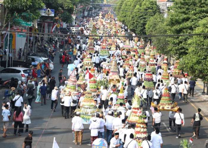 Suwar-Suwir Setinggi 3,7 Meter dan 527 Ancak Antar Jember Pecahkan Dua Rekor MURI