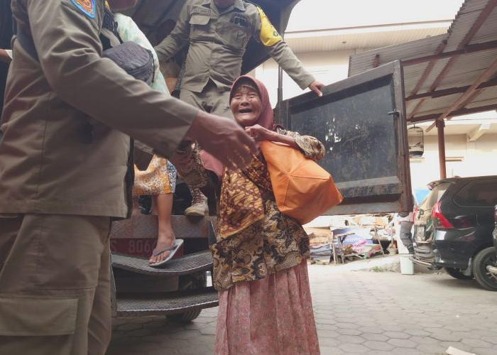 Petugas Gabungan di Kota Mojokerto Tertibkan 14 Pengamen dan Pengemis