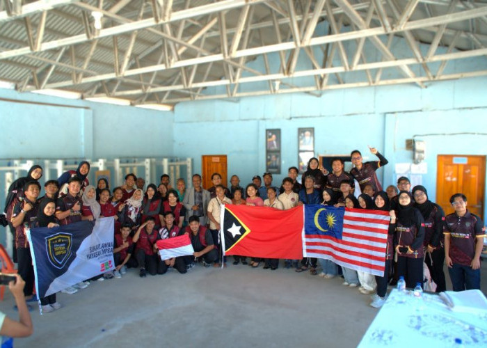 Mahasiswa Unej Kenalkan Robot hingga Roket Air dalam KKN Internasional di Timor-Leste