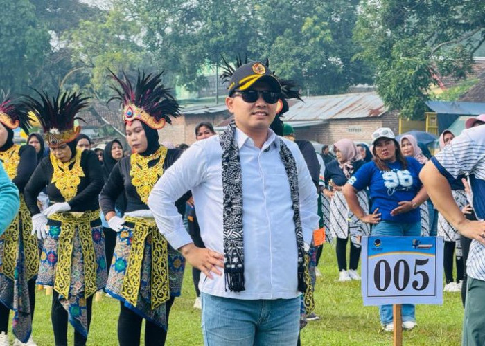 Senam Sehat dan Pasar Murah di Dlanggu Mojokerto, Tandai HUT ke - 14 Partai NasDem 